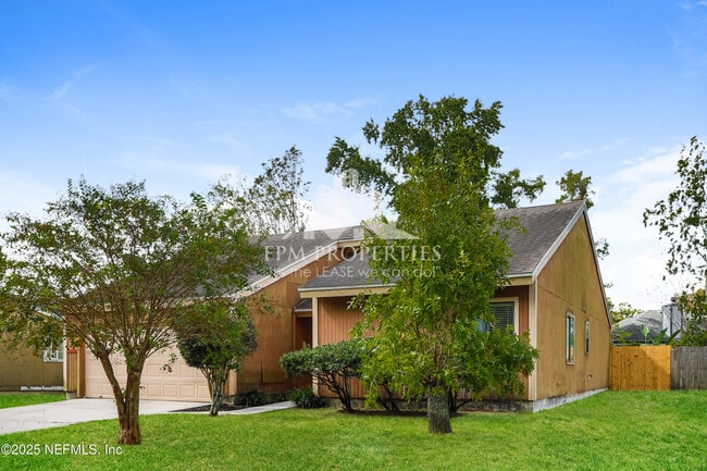 Photo - 8038 Loch Lomond Ln