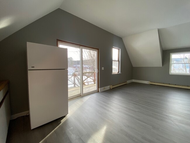 Photo - 187 Main St Unit Loft Apartment