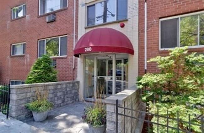 Photo - 2BR 1Bth unit. Heat/Hot Water included. Great location! Parking included! Swimming pool!