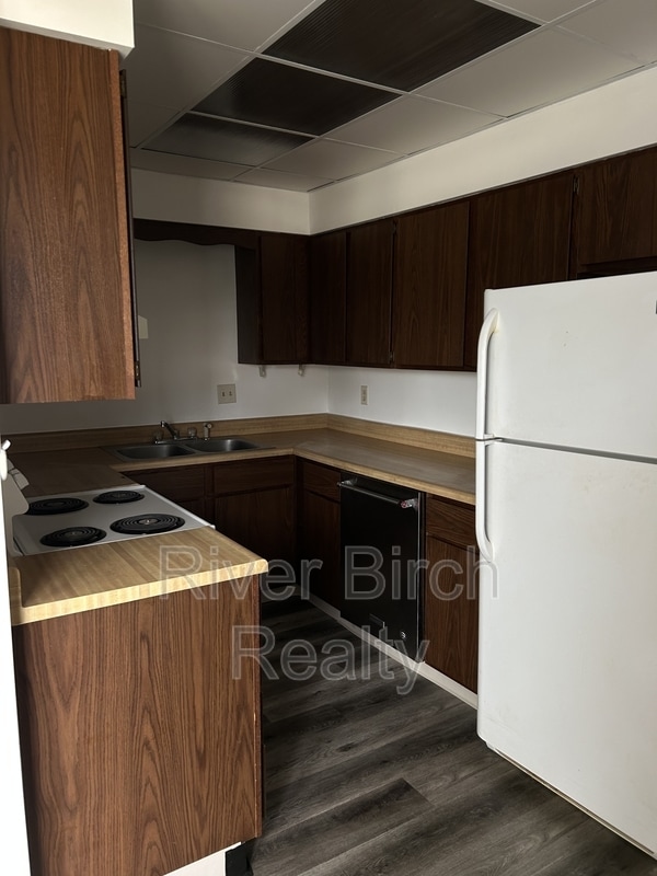 Photo - 525 E Pine St