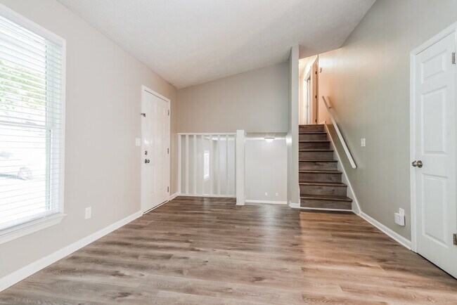 Photo - 4378 Buckingham Pl