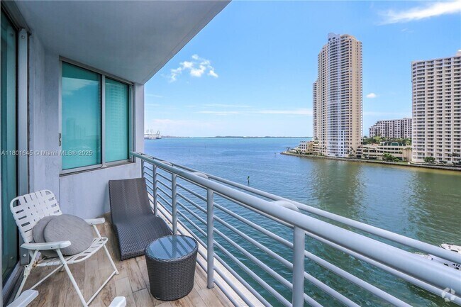 Building Photo - 335 S Biscayne Blvd Unit 807 Rental