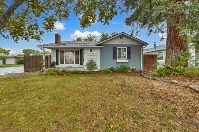 Building Photo - Charming Fully Remodeled 3-Bedroom Home wi...