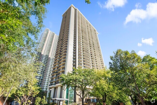 Building Photo - 6007 N Sheridan Rd Unit 37H Rental