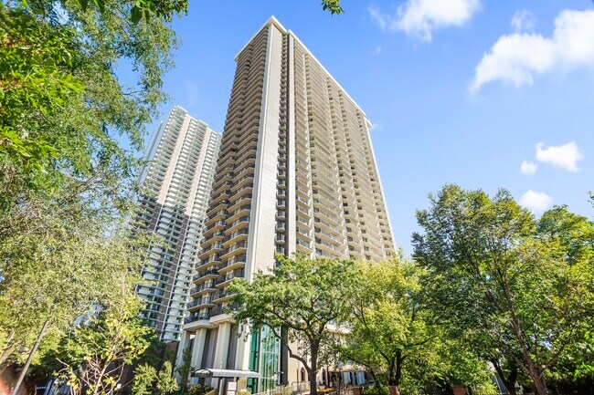 Photo - 6007 N Sheridan Rd Condo Unit 37H
