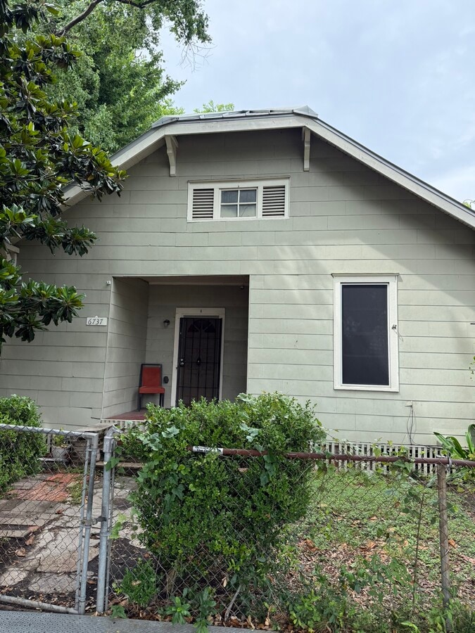 Photo - 6737 Ave E