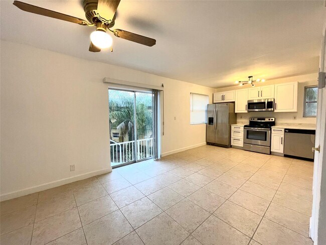 Photo - 4071 N Dixie Hwy Unit 20