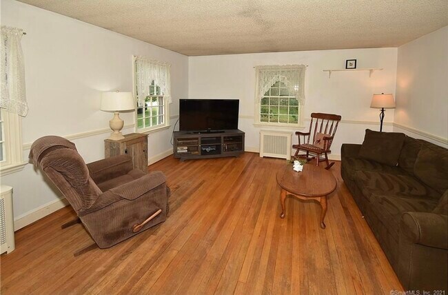 Photo - 499 N Eagleville Rd
