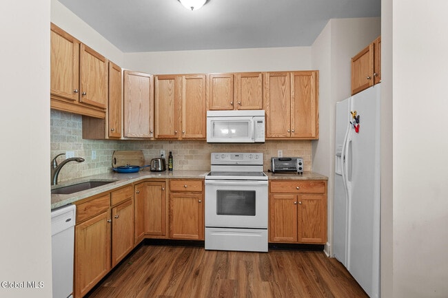 Photo - 7 Lancaster Pl