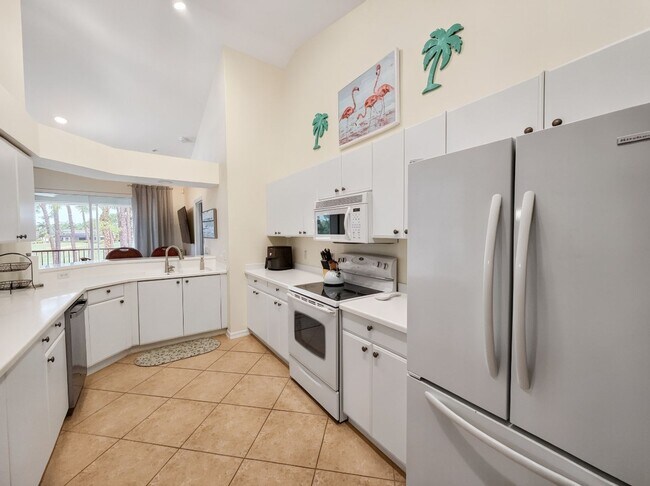 Photo - 3-bedroom condo available in Flamingo Fairways II