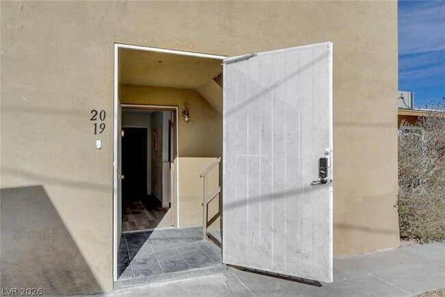 Photo - 3841 Daisy St Unidad 19