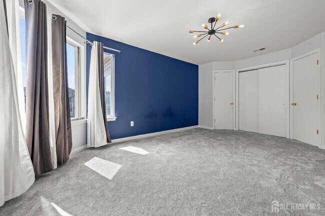 Photo - 806 Jesse Way