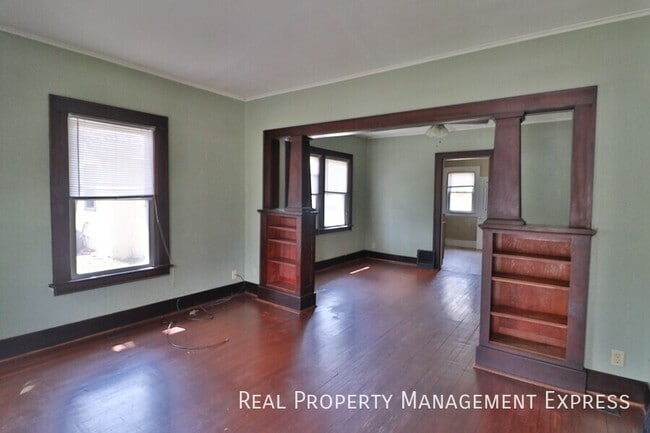 Photo - Beautiful 3 bedroom 2 bathroom home near d...