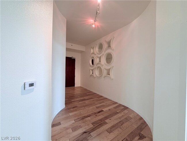 Photo - 360 E Desert Inn Rd Unidad 402