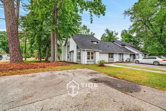 Building Photo - Spacious Home in the Heart of Summerville