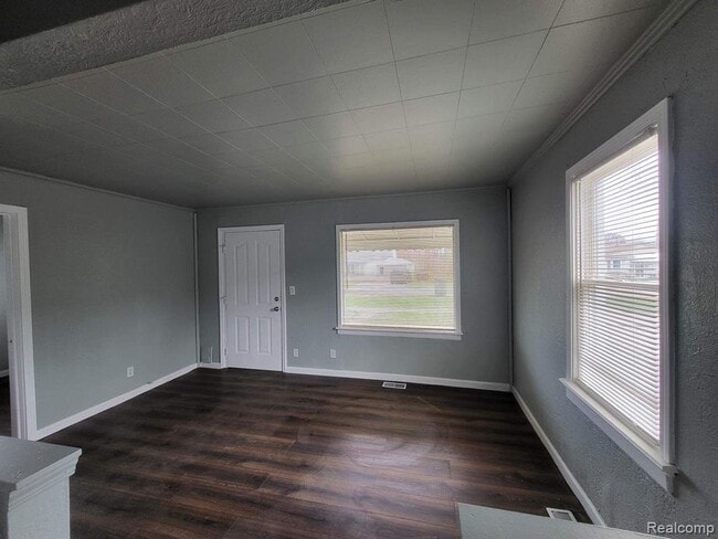 Photo - 6466 Cooper St