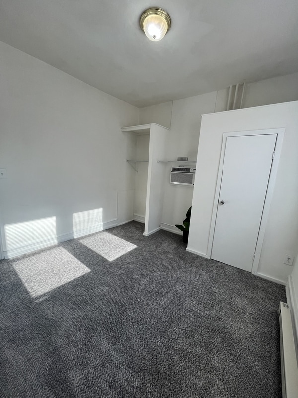 Photo - 1001 Wolf St