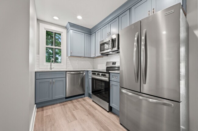 Kitchen - 17 Locust St Unit 17A