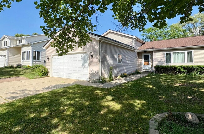 Photo - 313 Linden Dr House