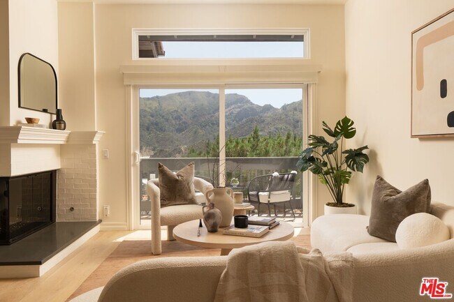 1692 Michael Ln