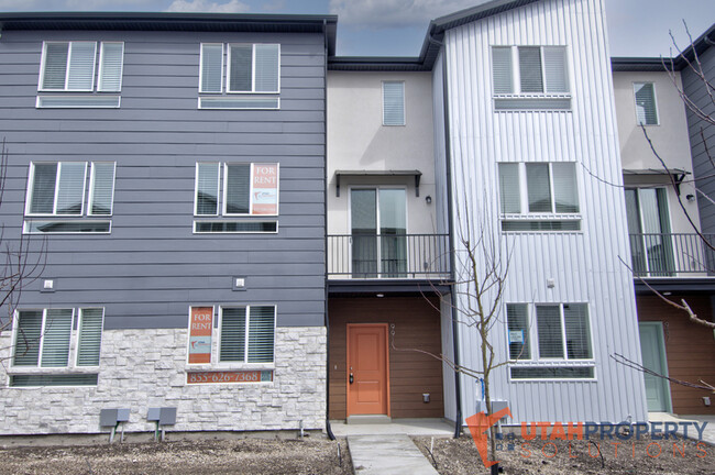 Photo - 991 W 360 S Townhome