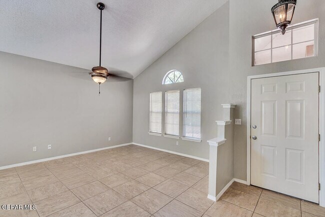 Photo - 10917 Loma Alta Pl