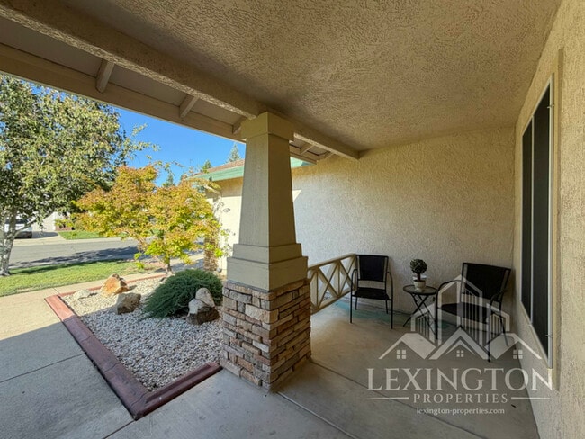 Pristine, single-story, 3bd/2ba, Home in Cameron Park!