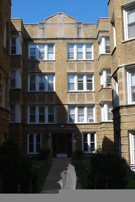 Building Photo - 1640 W Pratt Blvd Unit 44-3F