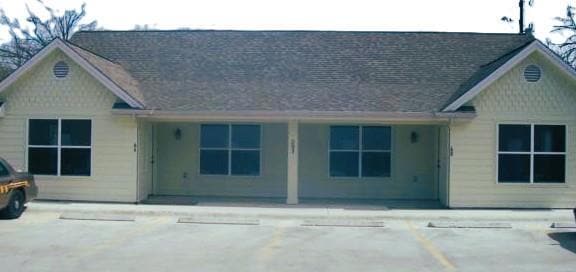 Building Photo - 203 Railroad St