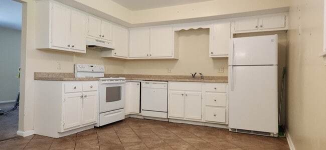 Photo - 201 Applewood Dr Unit Apt2