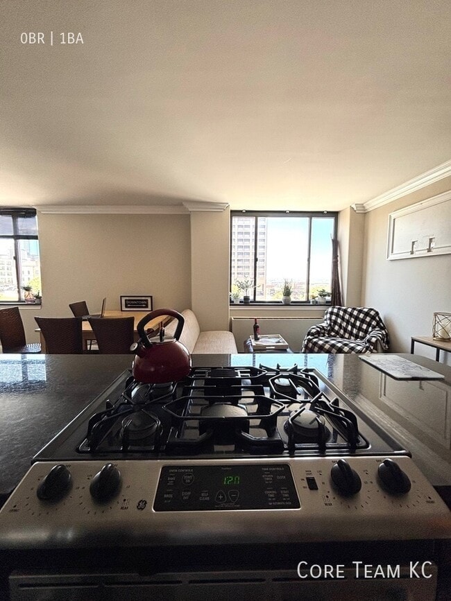 Photo - 700 E 8th St Unit 8F