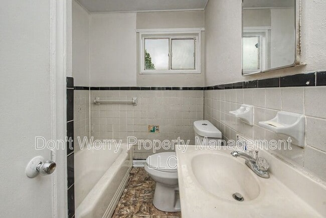 Photo - 1609 Oneka Ave Unit #A