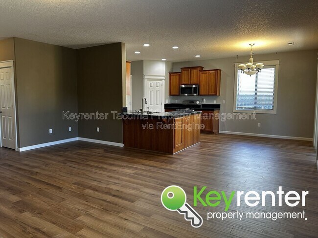Photo - 809 SE 9th Cir