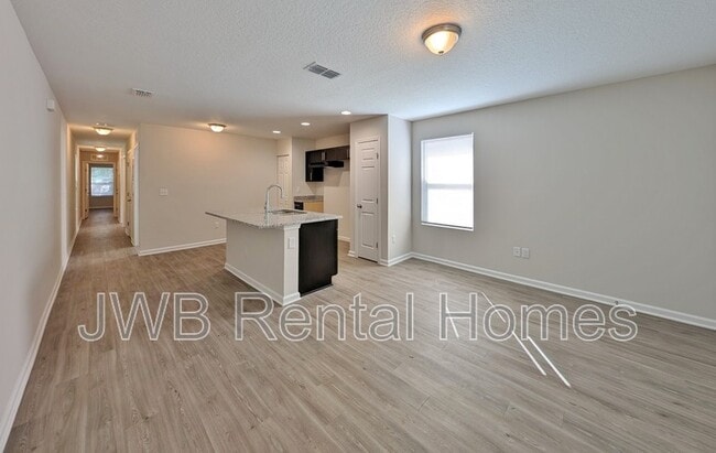 Photo - 3167 Franklin St