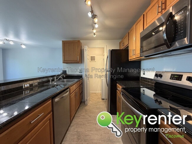Photo - 323 S 30th St