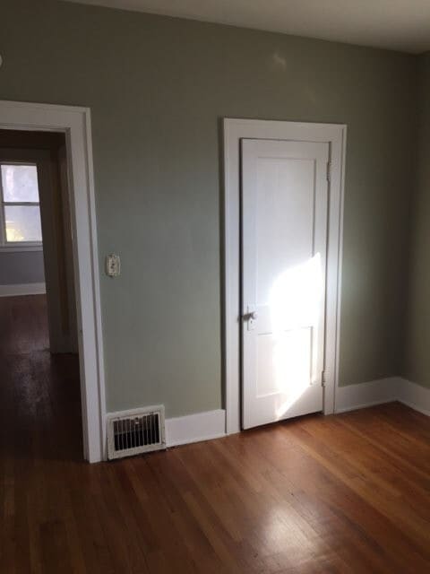 Building Photo - COMING SOON!! 2 bed 1 bath Moline home with garage!