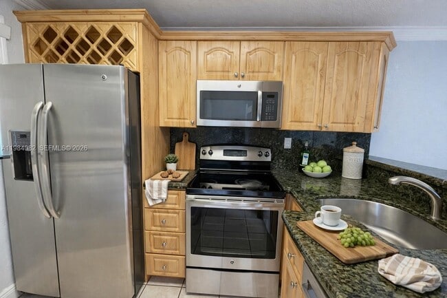 Photo - 7955 NW 8th St