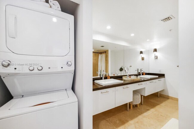 Photo - 41 SE 5th St Condo Unit 1410