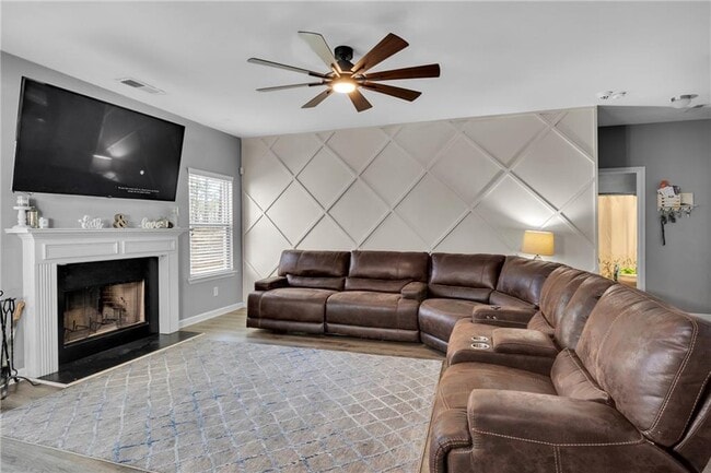 Photo - 143 Dustin Dr