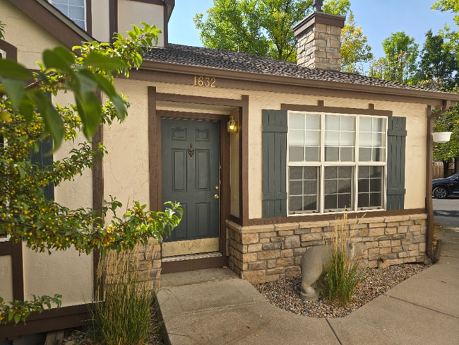 Photo - 1632 Foxhall Ct