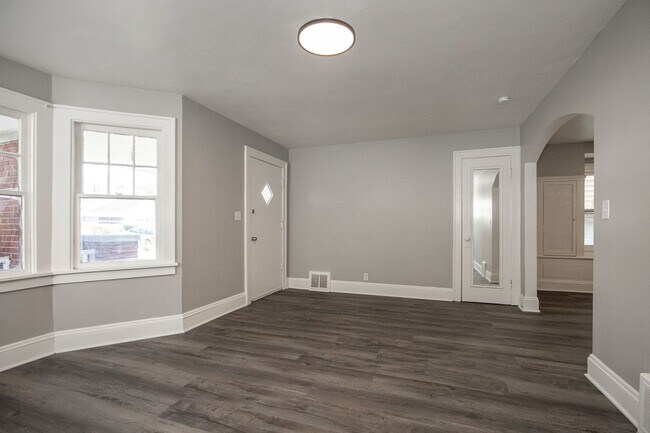 4772 E 90th St Unidad Down