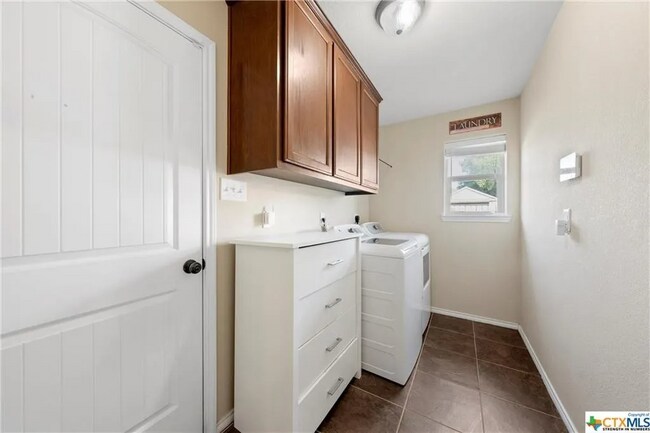 Photo - 8513 Surrey Dr