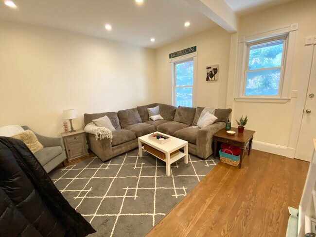106 Buttonwood St Unidad 2