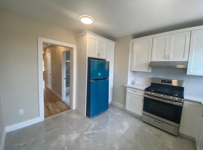Photo - 275 Avenue B Ave Unit 2
