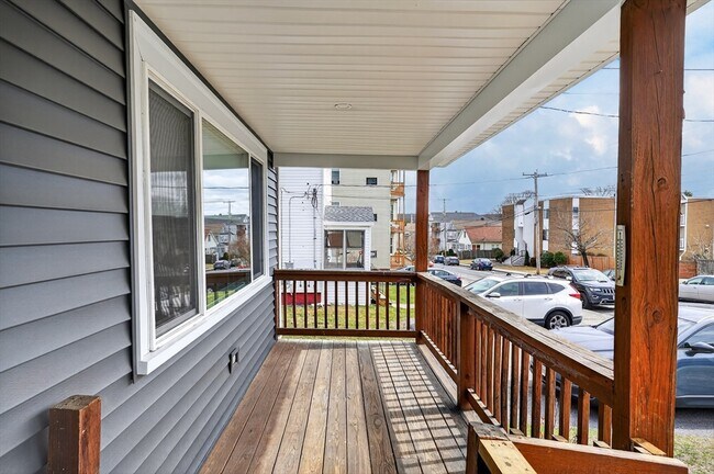 28 Ekman St Unit 3