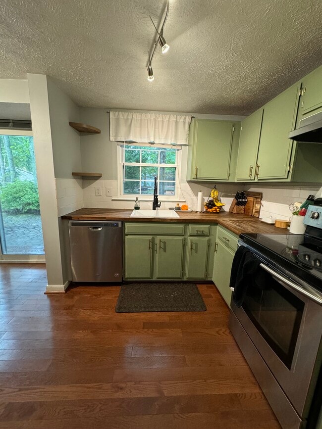 Photo - 3513 Castlebury Dr