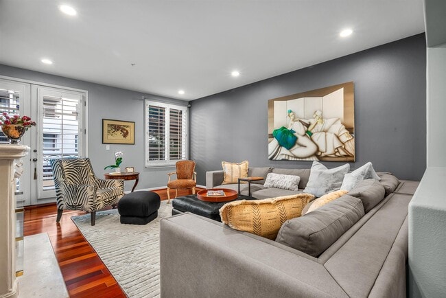 Building Photo - 11740 W Sunset Blvd Unit Gorgeous Condo on Sunset Blvd