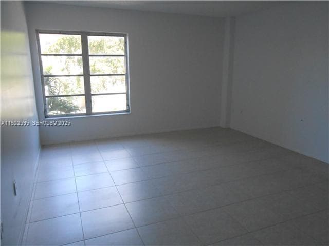 Photo - 4154 Inverrary Dr Unit 305