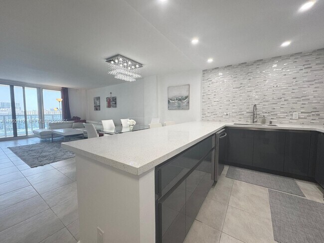 Building Photo - 3800 S Ocean Dr Unit 1710