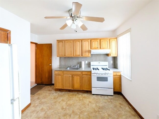 Photo - 1648 82nd St Unit 2